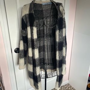 Black & white open cardigan sweater